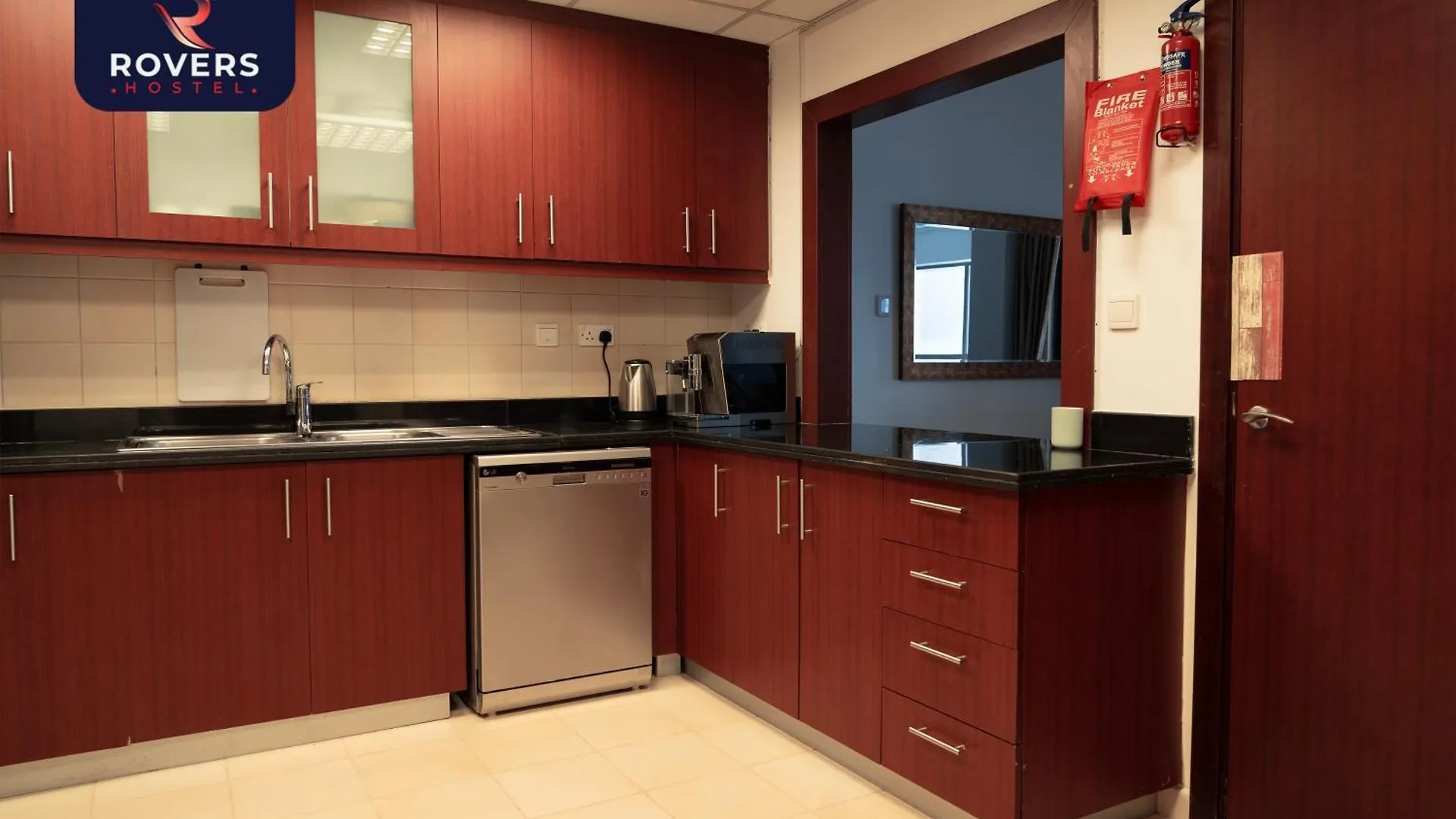دبي Rovers Beach Hostel Jbr 0*,  الإمارات العربية المتحدة